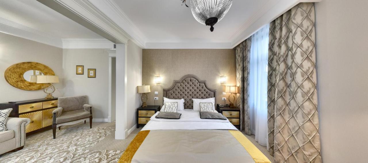 Hotel Versay Baile Herculane Ngoại thất bức ảnh